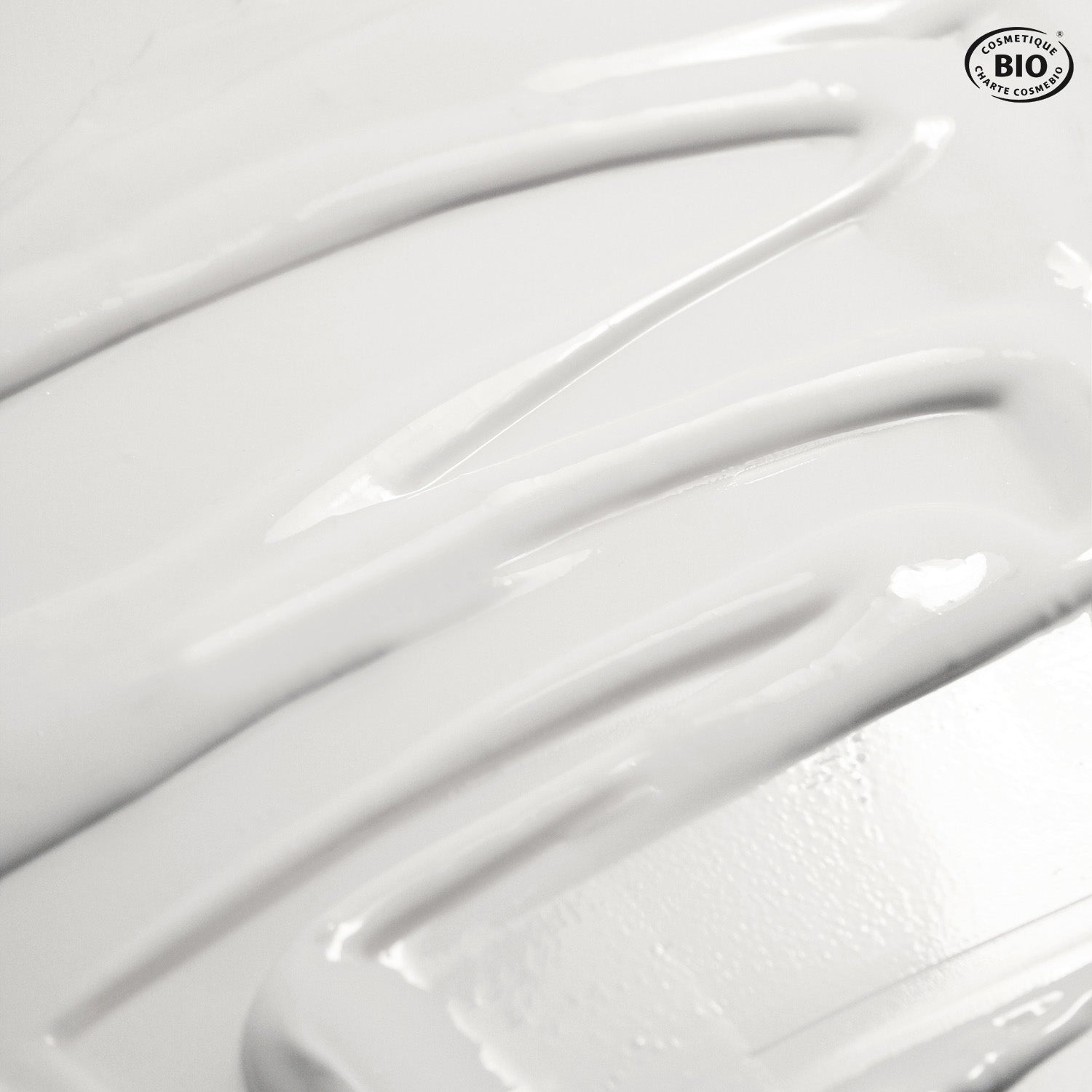 Crème légère au gel de lin et à l’huile de prune
