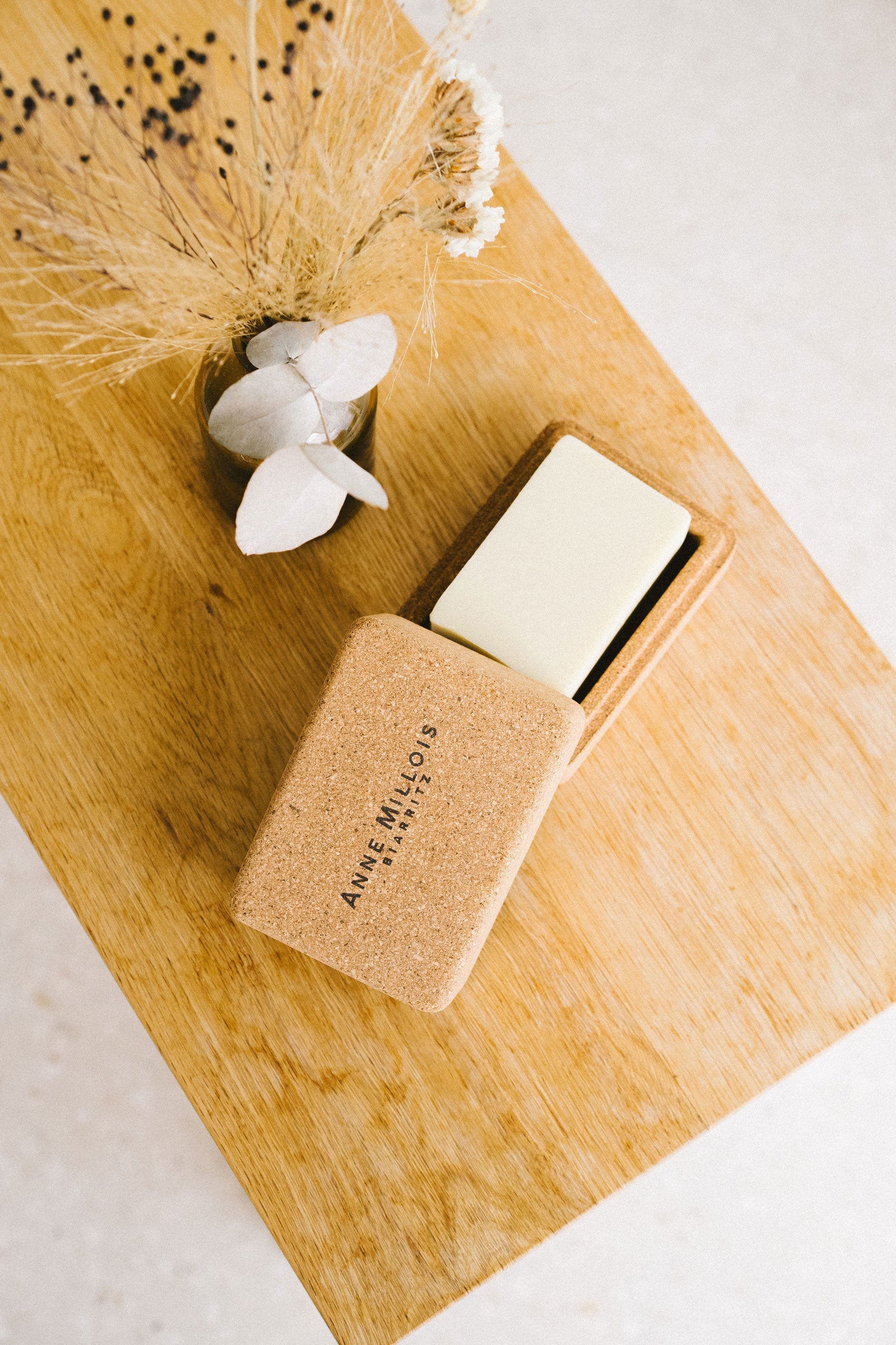 Boite en liège et soin lavant avoine