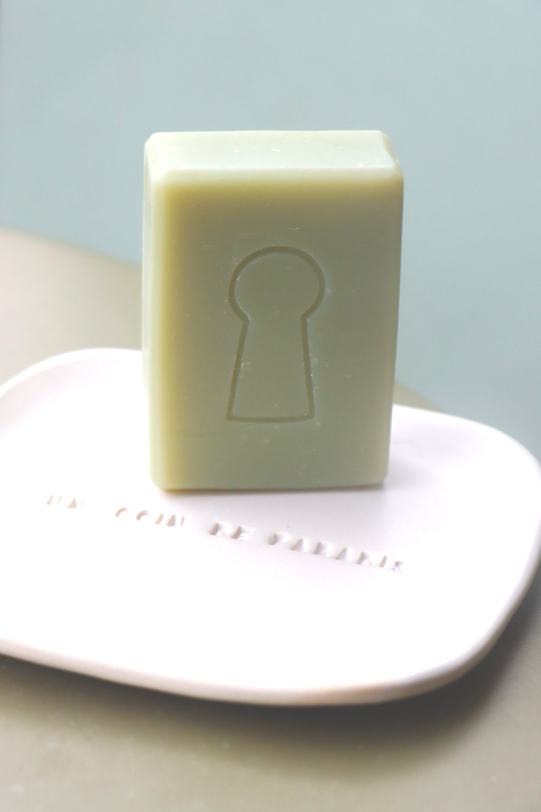 DUO : SAVON DE BELLE FAÇON amande verte ET LE PORTE-SAVON petit modèle