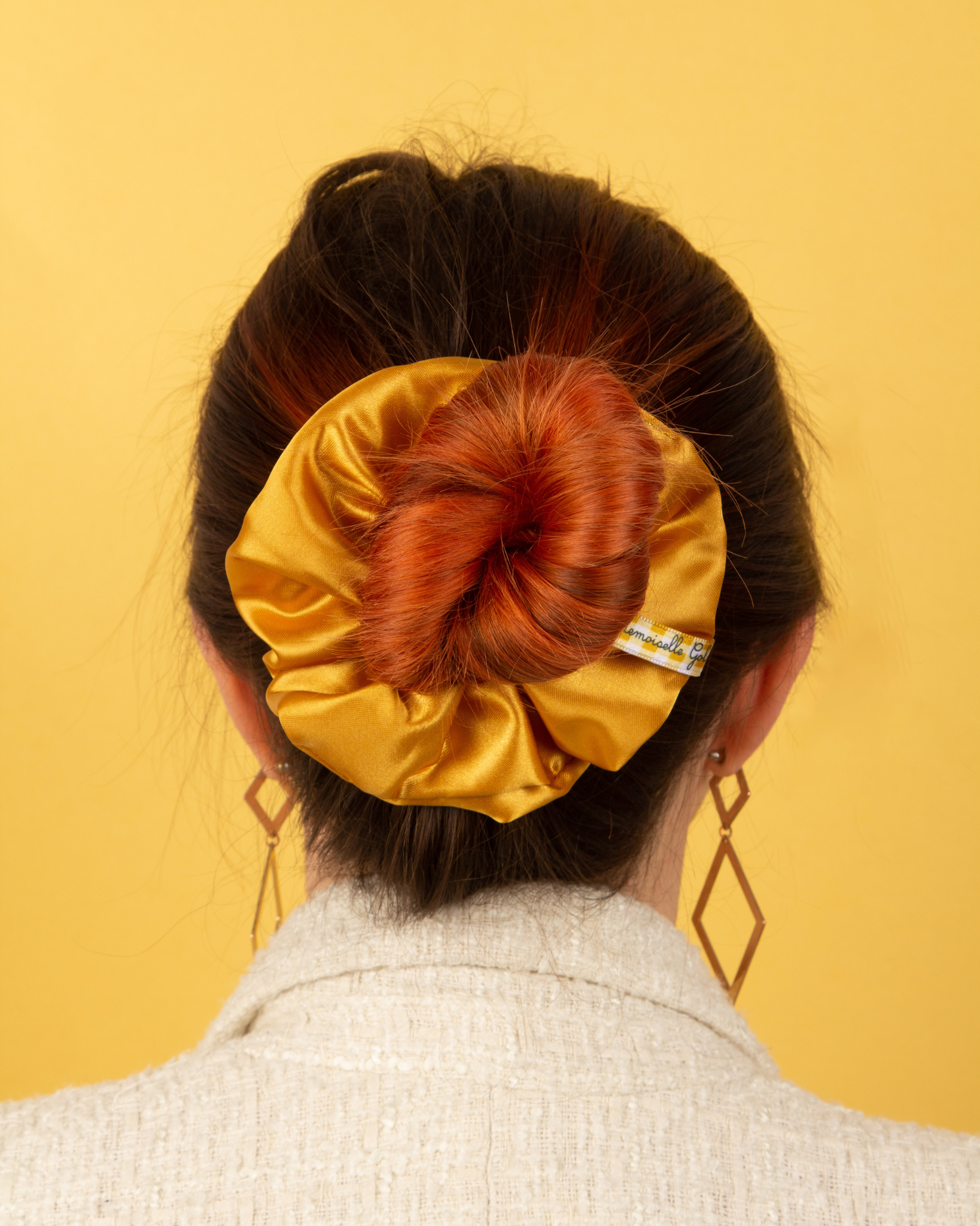 Fluffy chouchou en satin Mademoiselle Gold