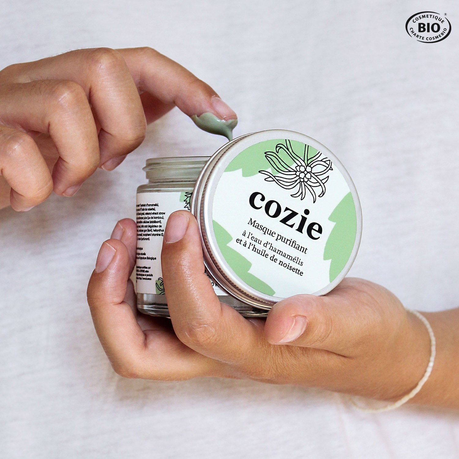 Masque visage purifiant à l’eau d’hamamélis et à l’huile de noisette