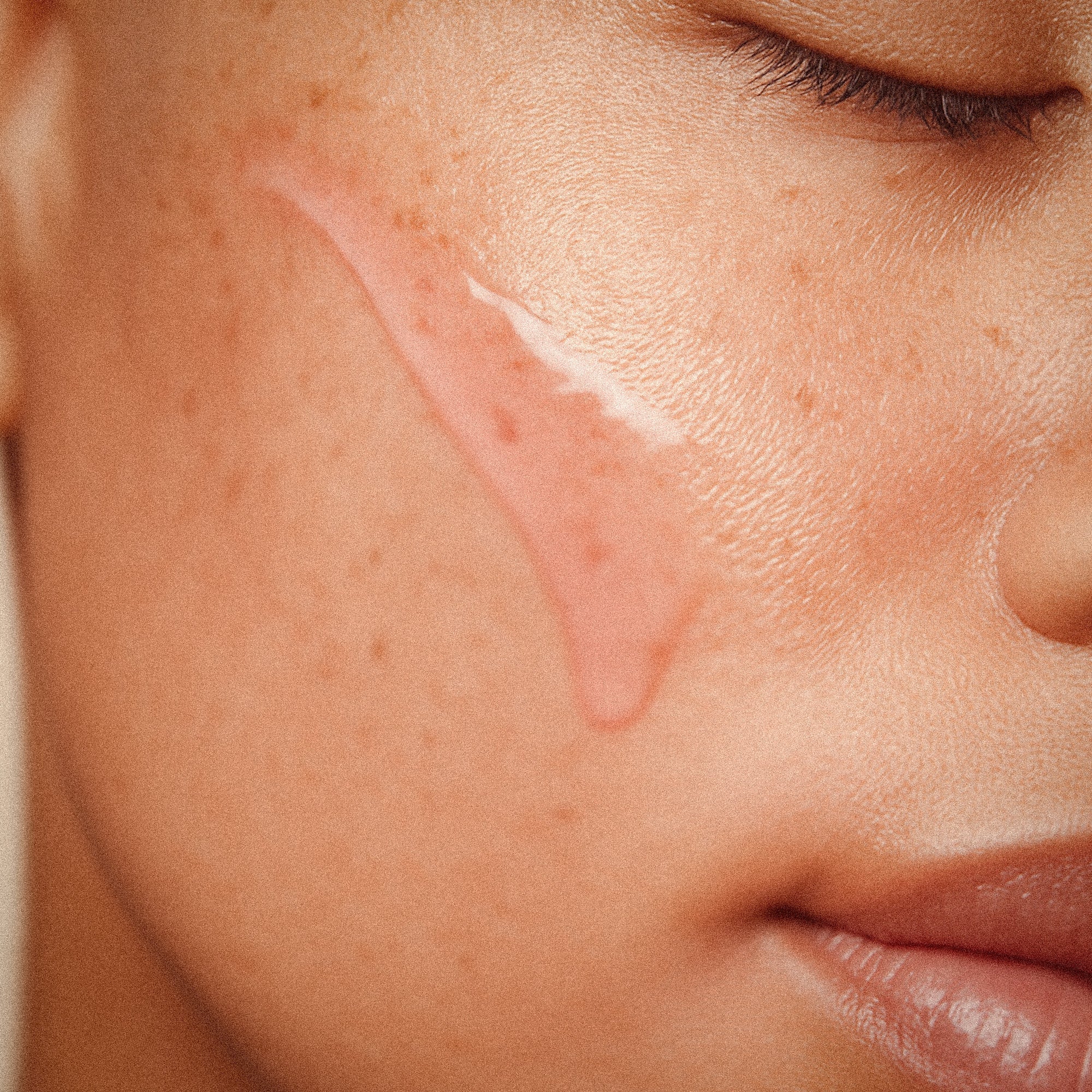 Eau de soin micellaire activatrice d'éclat - apaisante