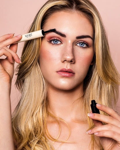 Modèle photo New Brow Plume Perfection MI-RÊ Cosmetics