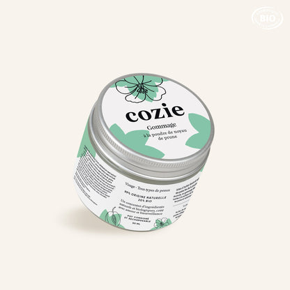 Gommage visage à la poudre de noyau de prune